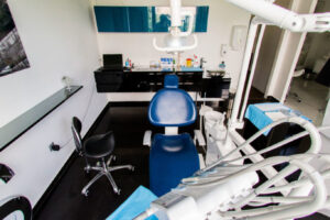 saliev dental care implants