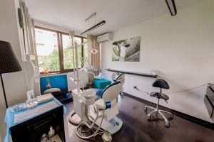 saliev dental care implants
