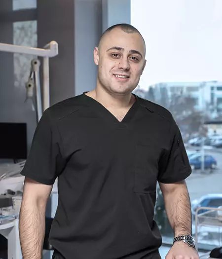 Д-р Даниел Стоянов, Saliev Dental Care