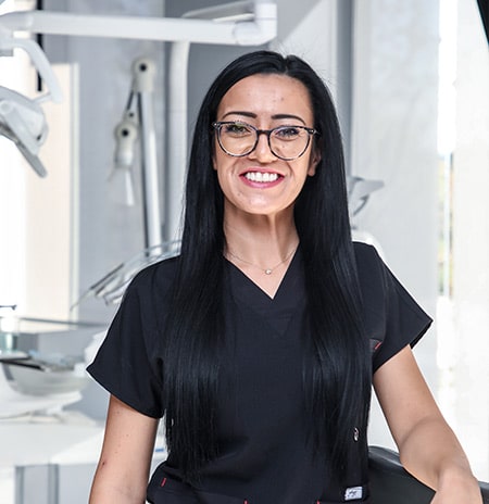 Мартина, асистент в Saliev Dental Care