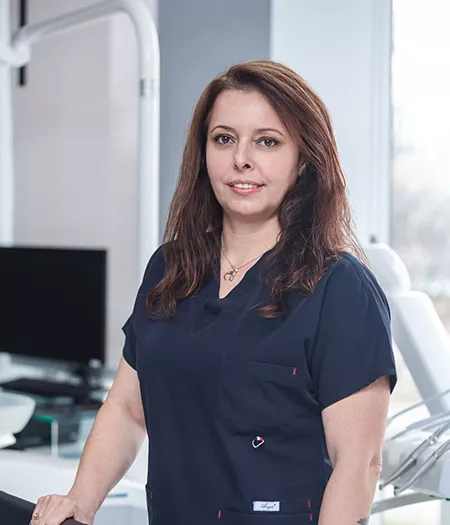 Семра, рецепционист в Saliev Dental Care