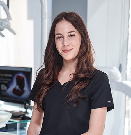 Михаела, асистент в Saliev Dental Care